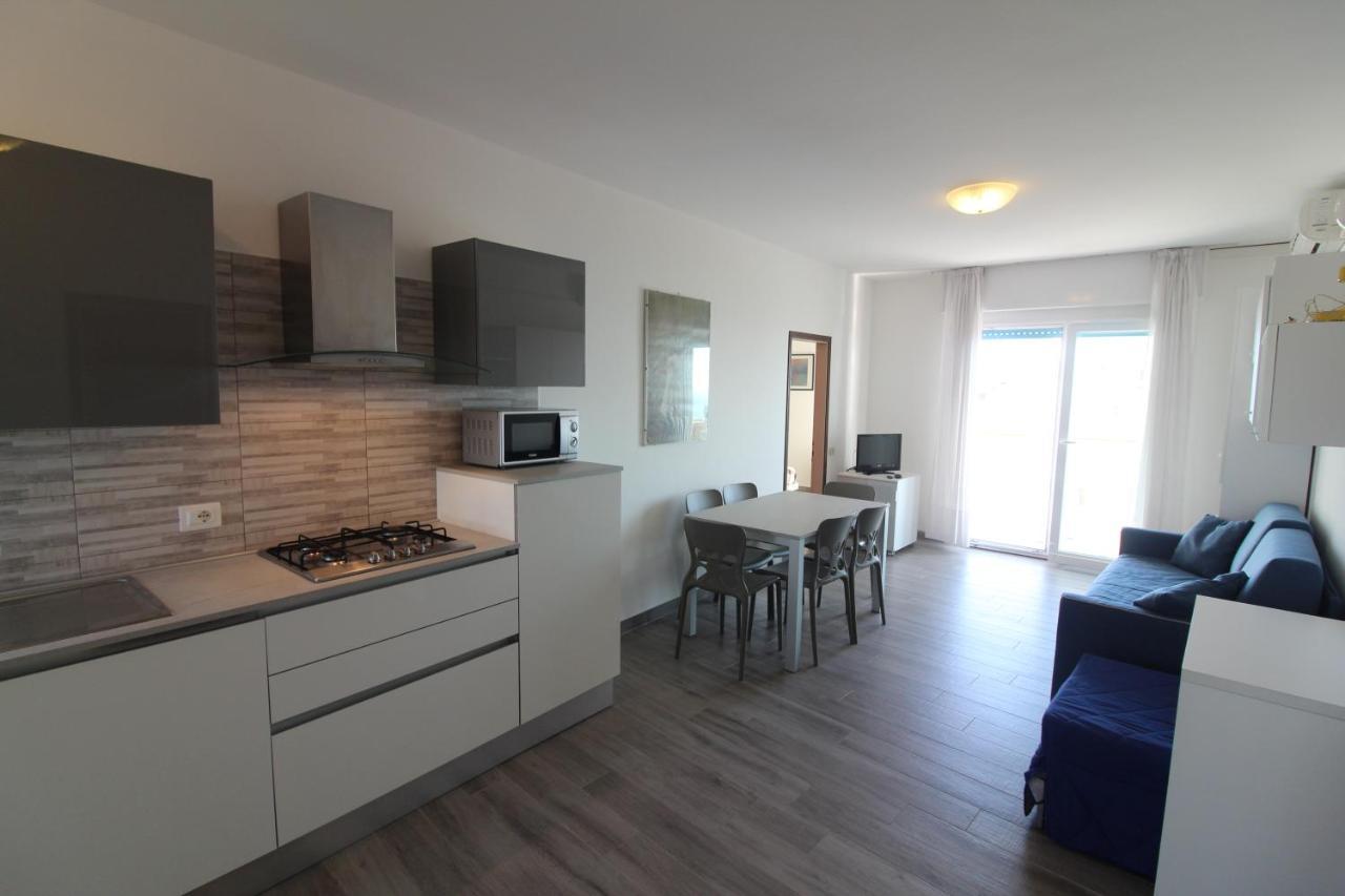 Appartamenti Puerto Do Sol Lignano Sabbiadoro Kültér fotó