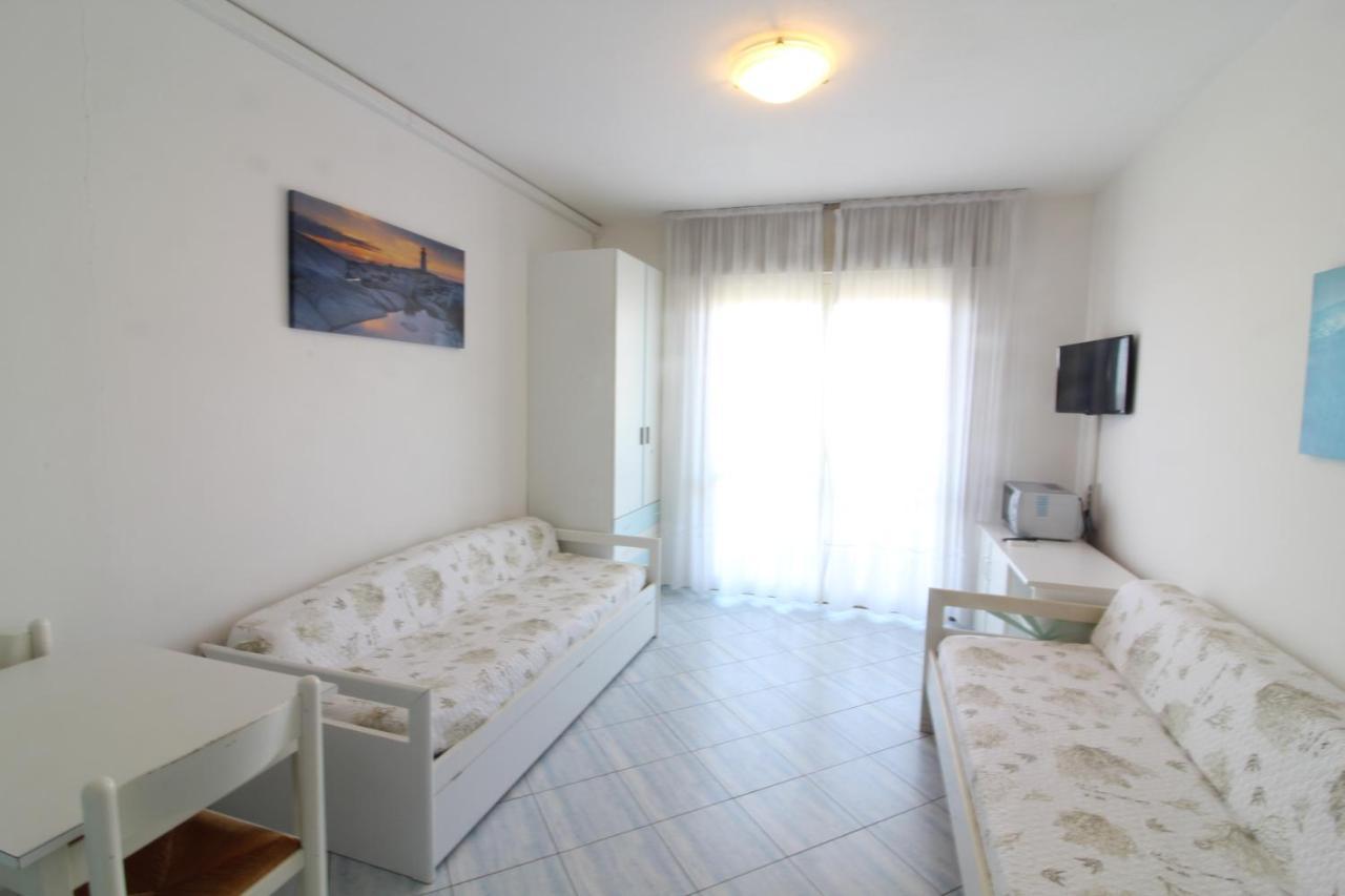 Appartamenti Puerto Do Sol Lignano Sabbiadoro Kültér fotó