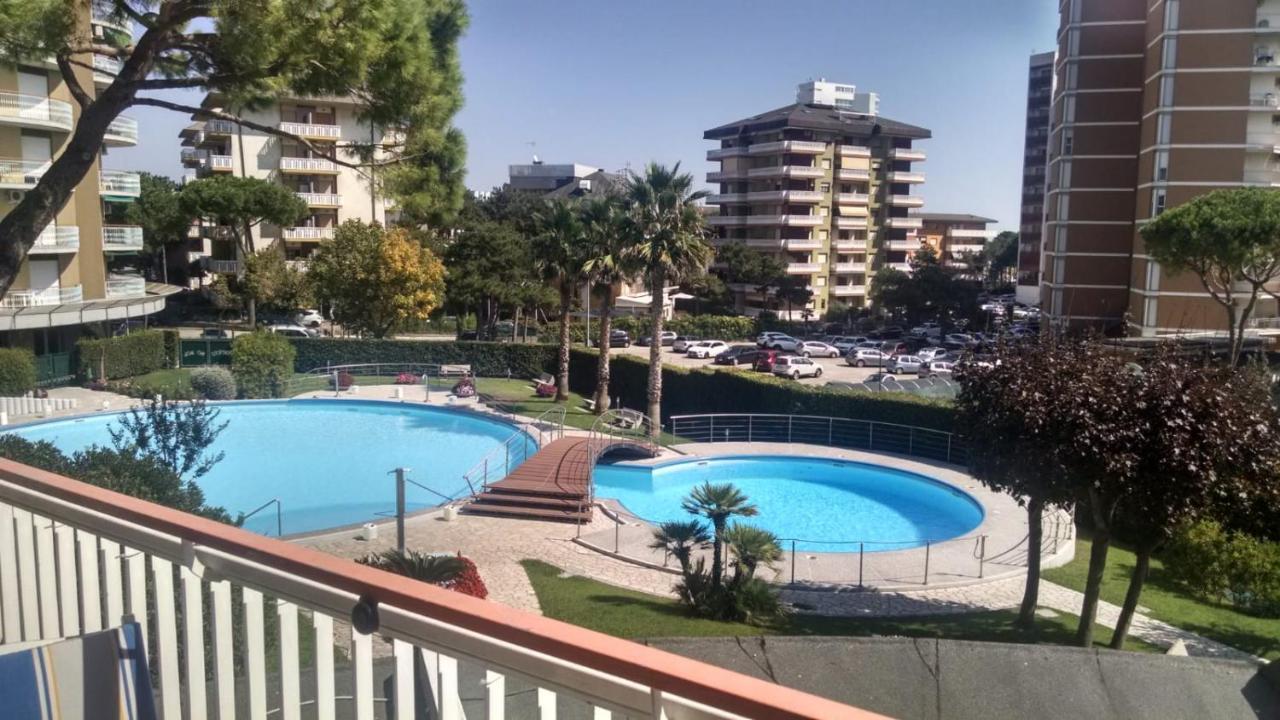 Appartamenti Puerto Do Sol Lignano Sabbiadoro Kültér fotó