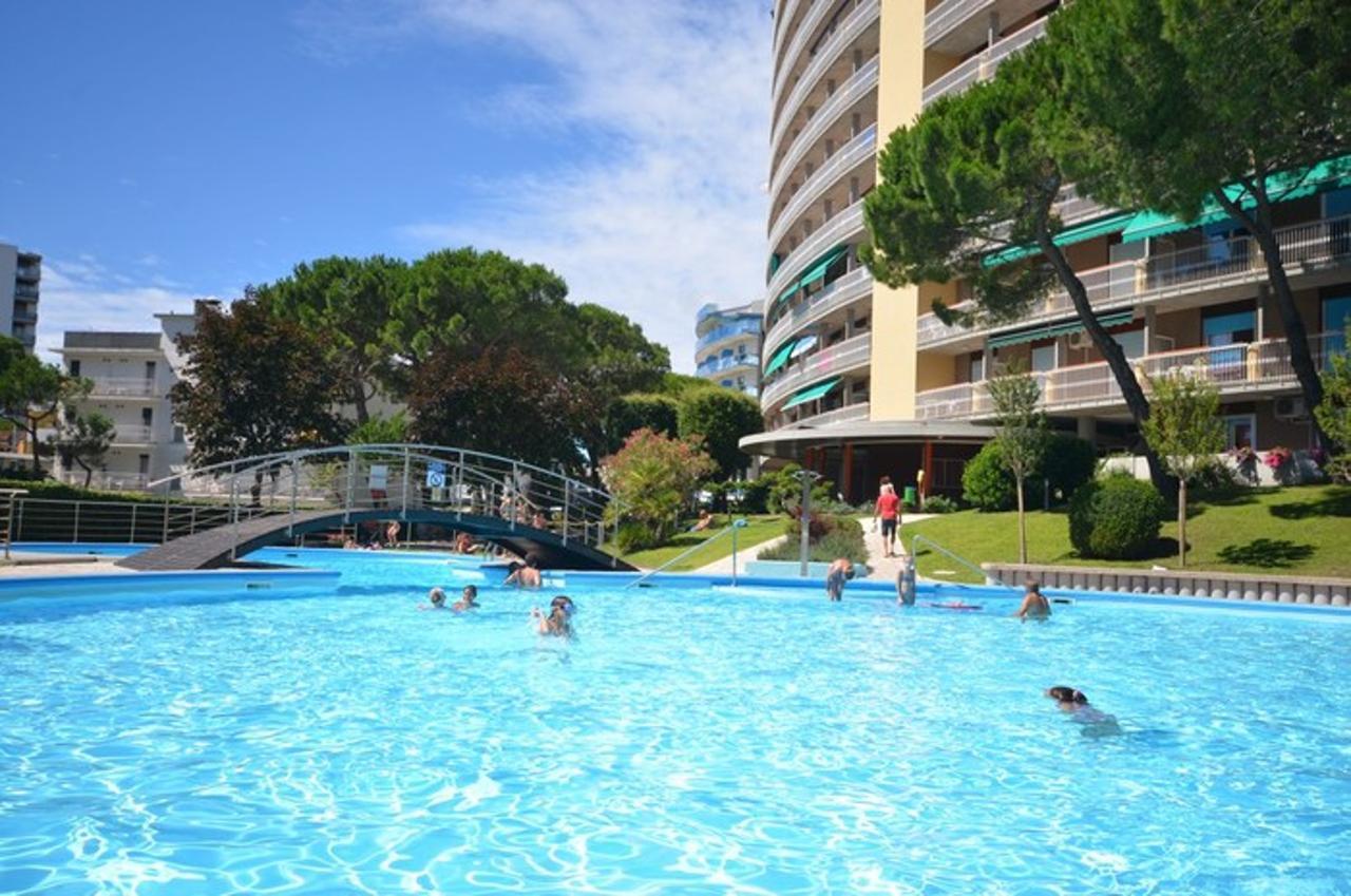 Appartamenti Puerto Do Sol Lignano Sabbiadoro Kültér fotó